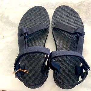 NWT Teva womens midform universal mid platform strappy sandals black